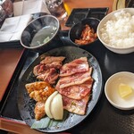 Anrakutei - チビが注文した、トリプルBIG180ランチ(税込1,639円)