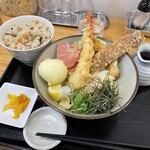 Teuchi udon marusen - えびちく玉天ぶっかけうどん、かやくごはん♪