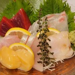 魚卵と東北のお魚バル 魚徳 - 