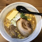 麺屋 エイト - 味噌ラーメン930円+バターとコーンのトッピング