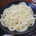 Musashino Udon Fujiwara - 白くて綺麗なうどん。旨辛肉汁うどん 並350g 900円