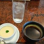 中国料理 天龍 - ホットコーヒー、杏仁豆腐