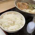 Ramen Yume Douchuu - 半ライス　麺類には無料サービス　量たっぷり