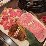 黒毛和牛まるごと一頭買い 炭火焼肉 道頓堀みつる - 