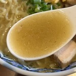 領寿庵 - 中華そば(大)¥1000のスープ 