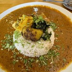 SPICY CURRY KUSUKUSU - エビの日替わりBセット