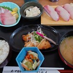 たらく - 鰤づくし定食 1,240円 全景