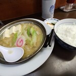 春駒食堂 - 肉鍋定食