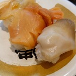 独楽寿司 - 貝三種盛り