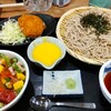 Isomaru Suisan - そばセット 1209円、選べる海鮮小丼ぶりはバラチラシ丼でお願いしました