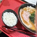 横浜家系ラーメン光神家 - 