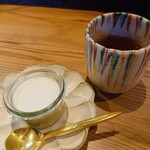 凪晴食堂 - 黒糖プリンとほうじ茶(2024.1）