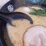 所沢 大和家 - 豚骨醤油スープ