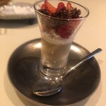 Cuisine Franco-japonaise Matsushima - 苺とほうじ茶のパフェ