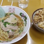 中華そば 駒 - ラーメン＋ミニとり皮丼セットです