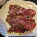 黒毛和牛一頭買い 焼肉行徳苑 - 牛タン
            まあまあだけど無料と思えばうはうは