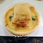 アルチザン・パティシエ・イタバシ - ほうれん草とアスパラガスのキッシュ