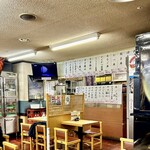 Genzou - 大衆食堂の顔も持つ“源蔵”
                      丼物や定食も