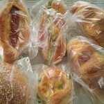 SUMOMOベーカリー - ５種類のパン買いました。