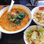 マルナカ中国麺飯食堂 - タンタンメンセット
