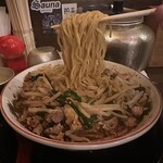 たぶっちゃん - ○たぶっちゃん式屋台担担麺(780円)
○肉みそ大盛り(+150円)
○もやし大盛り(+70円)
○ニラ大盛り(+50円)