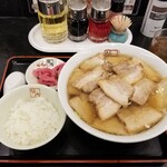 喜多方ラーメン 坂内 - 全体図。