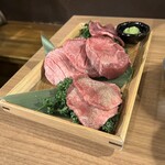 焼肉 一心たん助 - 