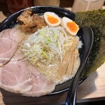 Toukyou Tonkotsu Seabura Tonkotsu Ramen Kaminarimon - 