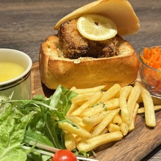 Lunch START♪ Original sandwich made with homemade bread★