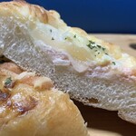 ビッグのパン屋さん - けっこう具材も乗っていますね！