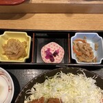 お食事処とりいち - 豚かつ定食上側