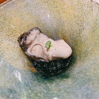 鮨 心白 - しょっつるで炊いた牡蠣！ノリのペーストと