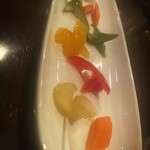 パークバー - ほかの方も注文されていたピクルス。スモーキーな香りがしてとてもおいしかったです。