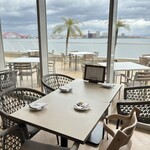 ALL FLAGS(神戸メリケンパークオリエンタルホテル) - 海が見える素敵な店内