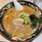 Hokkaidouramemmisogumakitasenjuten - 味噌ラーメン/880
                      麺少なめ、味玉サービス