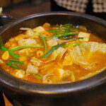 Amiyaki tei - 国産牛赤辛もつ鍋