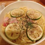 Tapasu Ando Tapasu - 2024年1月限定 プレミアムベーコンとかぼすのクリームパスタ 1,280円（税込）