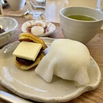 ミッシュハウス - あんこが美味すぎる（左）超高級な雪見だいふく（右）