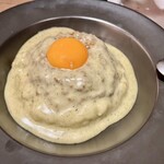 Cheese Cheese & Meat Comte - チーズ屋さんの特製バジル＆チーズのキーマカレー