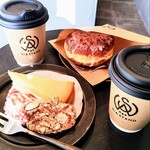 S/A STAND - カフェラテ、生ドーナツ、チーズケーキ、ホットコーヒー