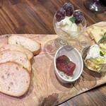 Wine restaurant The Attachment - チーズ盛り合わせ