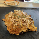 ぼてQ - 【ミックスモダン焼き￥1200】焼きそば、豚肉、イカ、エビが入ったボリューム満点お好み焼き♩