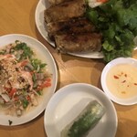 (食)越南 - サラダ、揚げ春巻き、魚の生春巻き