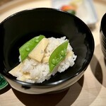 温石 - この辺りの冬筍は、層が緻密なんだそう。
      なるほど、優しくも広がりのある味わいが、じ〜んと沁み渡ります。