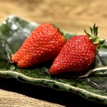 温石 - ■苺（きらぴか・あきひめ）
      どちらも甘くて幸せ。