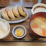 サッポロ 餃子製造所 - 大粒餃子定食