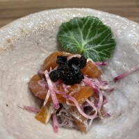 乃木坂 結 - 湧き水で育った姫サーモンの紹興酒漬け 1,800円