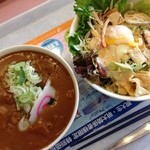 スカイラウンジ暁 - カレーうどんとサラダ