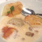 ラ・フェット ひらまつ - 帆立貝のポワレ、セップ茸のラビオリカプチーノ仕立て