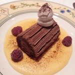 ル・トワ・ルージュ - Xmasデザート：ブッシュドノエル